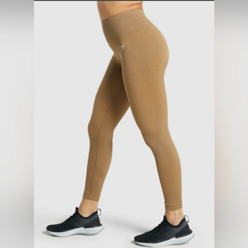 Matching Gymshark Fleck Leggings & Long sleeve crop top set!